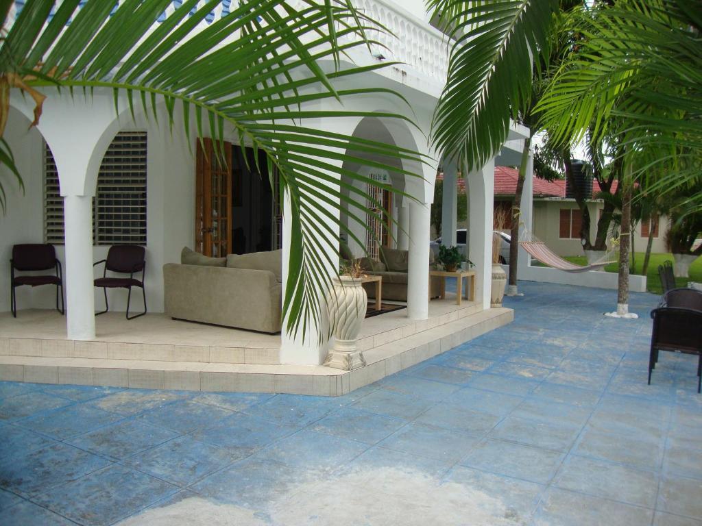 By The Sea Vacation Home And Villa Port Antonio Pokoj fotografie